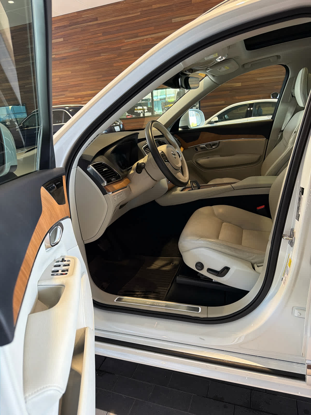 2022 Volvo XC90 Recharge Plug-In Hybrid Inscription Expression